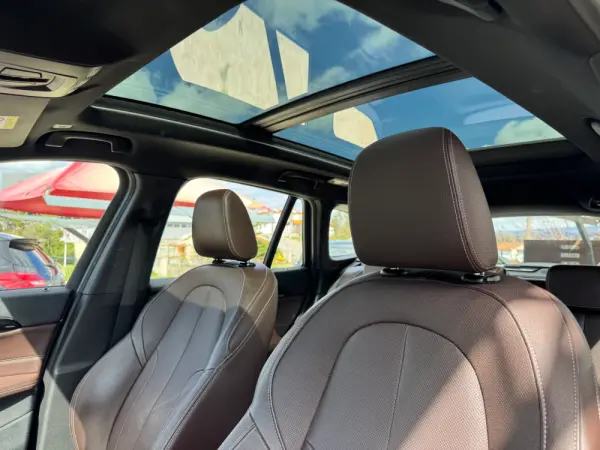 BMW X1 16 d sDrive Auto Line Sport 38