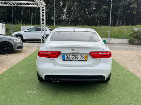 Jaguar XE 20d Aut. R-Sport 6