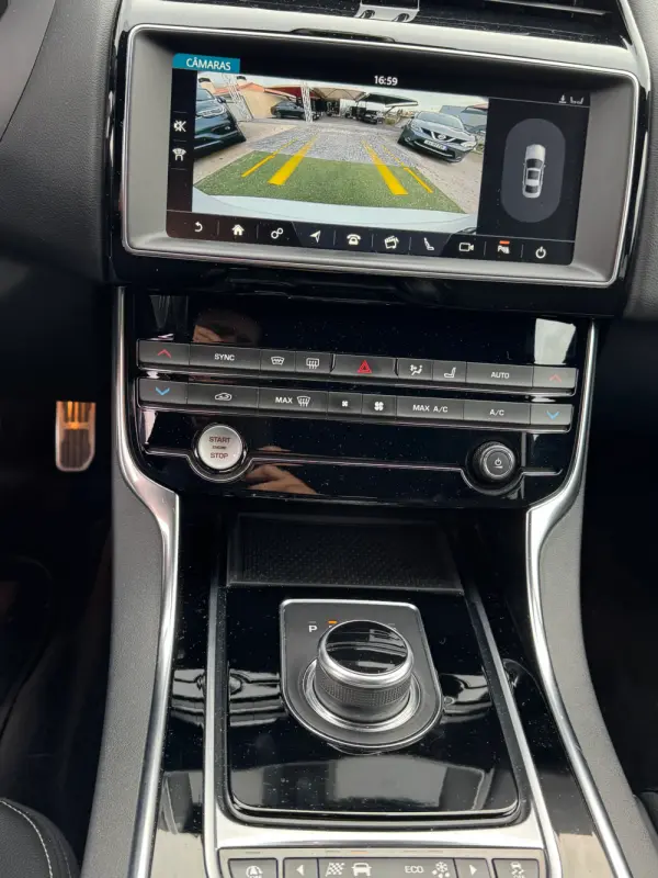 Jaguar XE 20d Aut. R-Sport 7