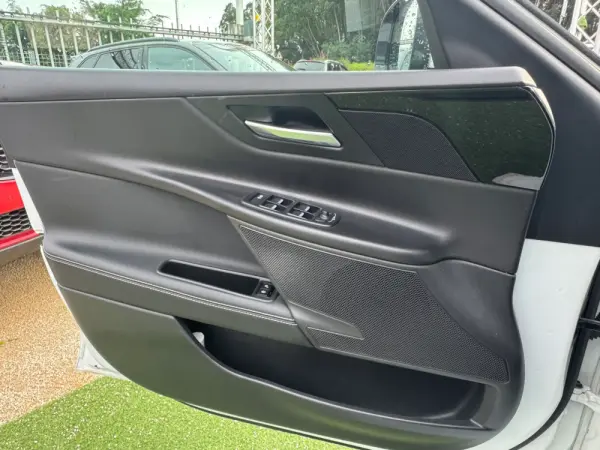 Jaguar XE 20d Aut. R-Sport 8