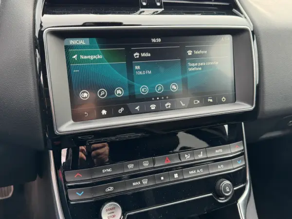 Jaguar XE 20d Aut. R-Sport 9