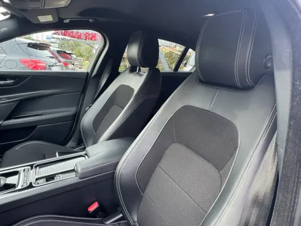 Jaguar XE 20d Aut. R-Sport 24