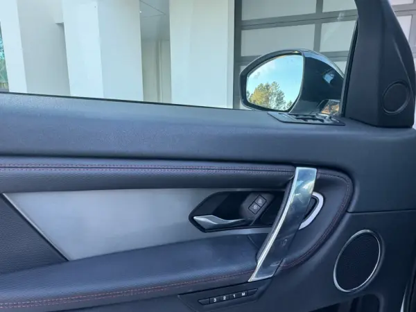 Land Rover Discovery Sport 2.0 D165 R-Dynamic S 10