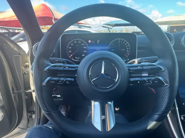 Mercedes-Benz C 300 e AMG Line 9