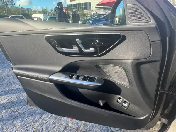 Mercedes-Benz C 300 e AMG Line 14