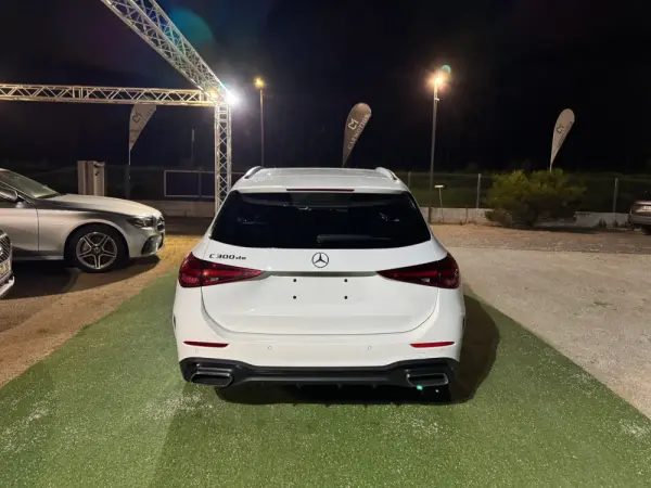 Mercedes-Benz C 300 14
