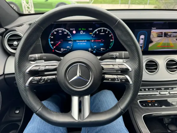 Mercedes-Benz E 300 de AMG Line 18