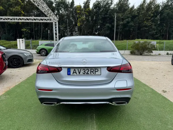 Mercedes-Benz E 300 de AMG Line 22