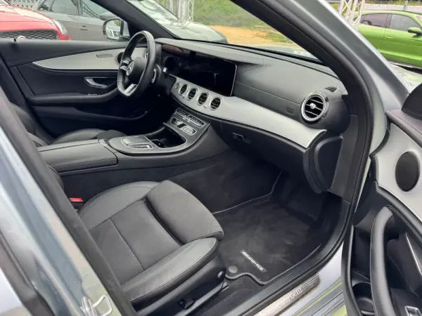 Mercedes-Benz E 300 de AMG Line 24