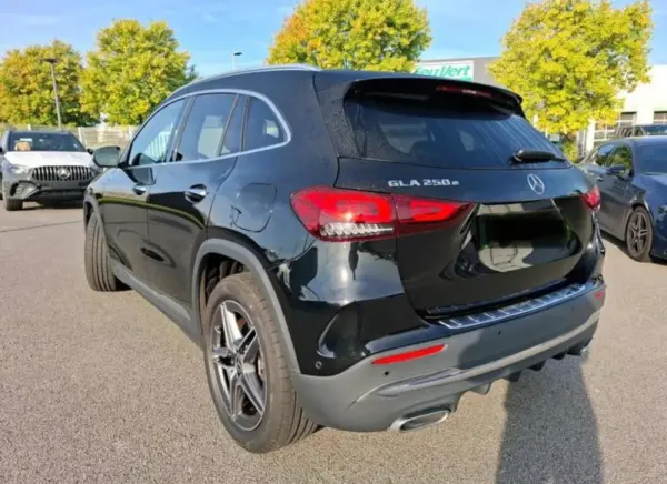 Mercedes-Benz GLA 250 e 8G-DCT AMG Line Advanced Plus 2