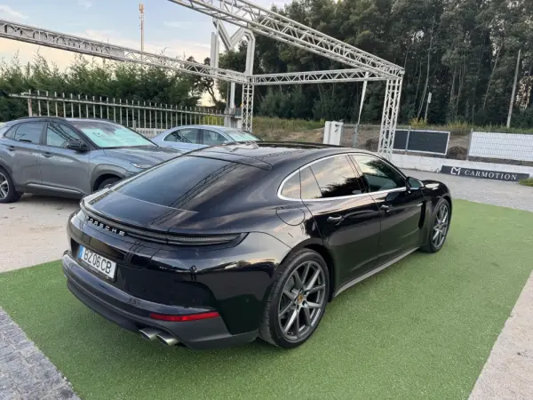 Porsche Panamera 4 E-Hybrid 5