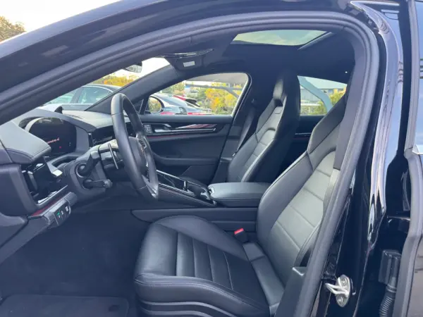 Porsche Panamera 4 E-Hybrid 31