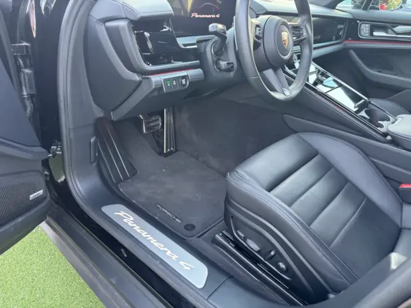 Porsche Panamera 4 E-Hybrid 36