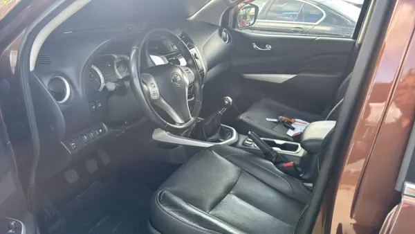 Nissan Navara 2.3 dCi CD 4WD Tekna 12
