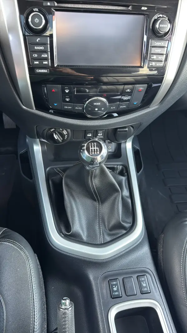 Nissan Navara 2.3 dCi CD 4WD Tekna 18