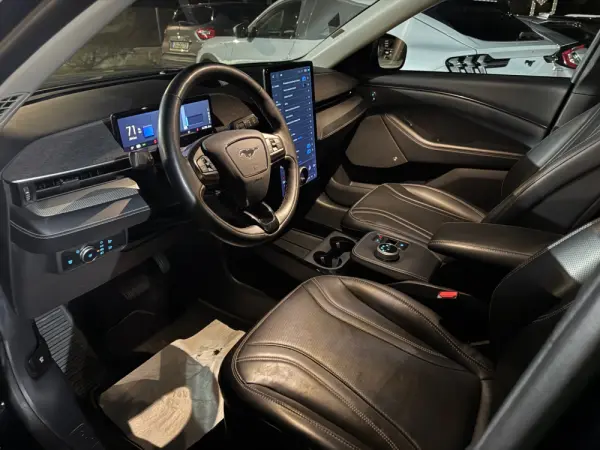 Ford Mustang Mach-E 98.7 kWh Premium 24