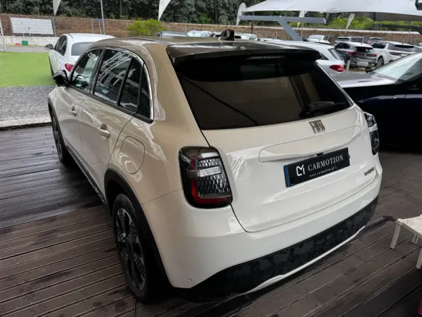 Fiat 600 1.2 Hybrid La Prima 21