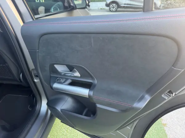 Mercedes-Benz GLA 250 e AMG Line 16