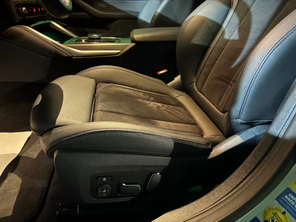 BMW i4 eDrive40 Pack Desportivo M 27