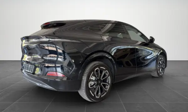 Xpeng G6 80.8 kWh AWD Performance + Gancho de Reboque 2