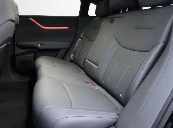 Xpeng G6 80.8 kWh AWD Performance + Gancho de Reboque 14