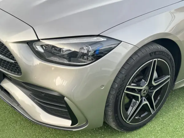Mercedes-Benz C 300 e AMG Line 13