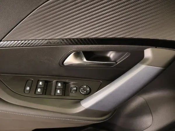 Peugeot e-2008 50 kWh Allure Pack 20