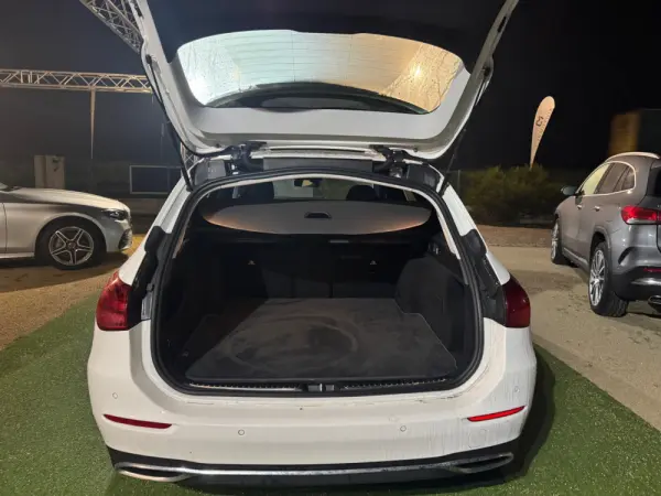 Mercedes-Benz C 200 d Avantgarde 28