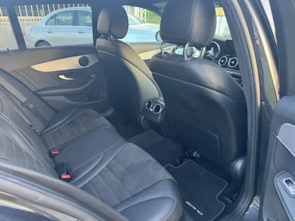 Mercedes-Benz C 300 de AMG Line 26