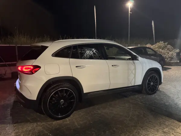 Mercedes-Benz GLA 250 e 8G-DCT AMG Line 7