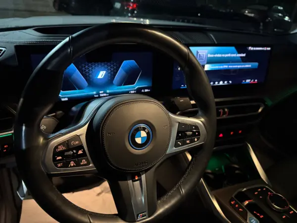 BMW i4 eDrive40 Pack Desportivo M 31