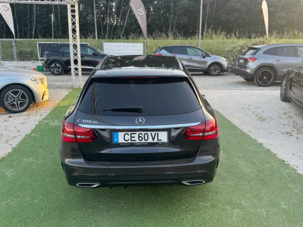 Mercedes-Benz C 300 de AMG Line 8