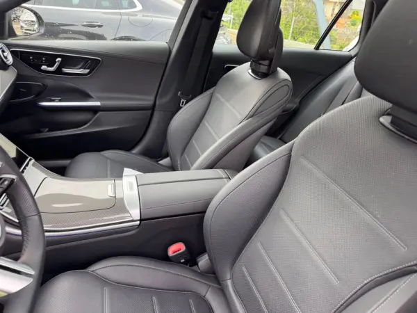 Mercedes-Benz C 300 de T 9G-TRONIC AMG Line 38