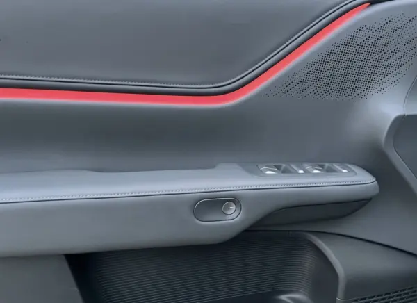 Xpeng G6 80.8 kWh AWD Performance + Gancho de Reboque 10