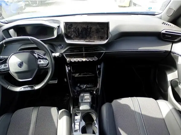 Peugeot e-2008 50 kWh GT 11