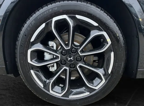 Xpeng G6 80.8 kWh AWD Performance + Gancho de Reboque 11