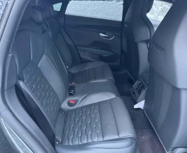 Audi e-tron GT quattro 13