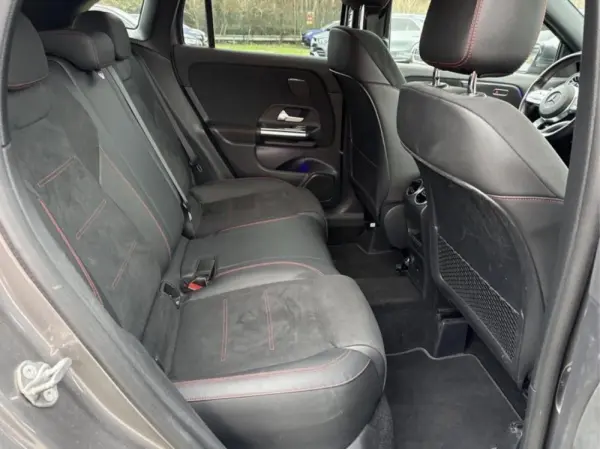 Mercedes-Benz GLA 250 e AMG Line 5