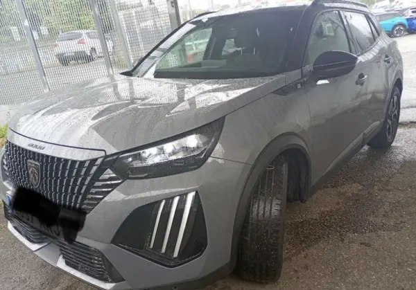 Peugeot e-2008 50 kWh GT 1
