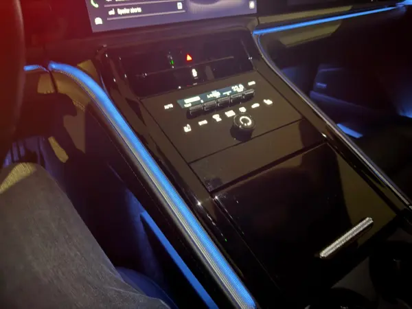 Porsche Panamera 4 E-Hybrid 10