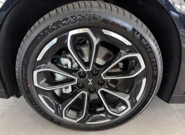Xpeng G6 80.8 kWh AWD Performance + Gancho de Reboque 5