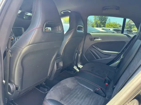 Mercedes-Benz CLA 180 d AMG Line 30