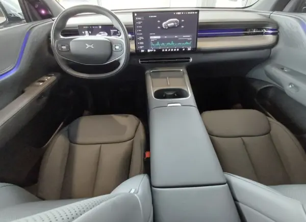 Xpeng G6 80.8 kWh AWD Performance + Gancho de Reboque 17