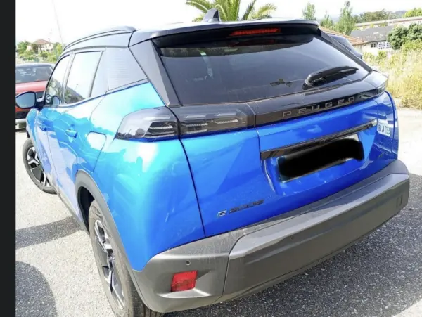 Peugeot e-2008 50 kWh GT 4