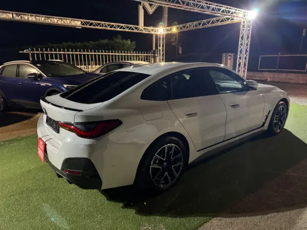 BMW i4 eDrive40 Pack Desportivo M 20