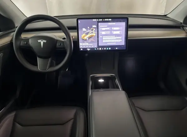Tesla Model Y Long Range Dual Motor AWD 8