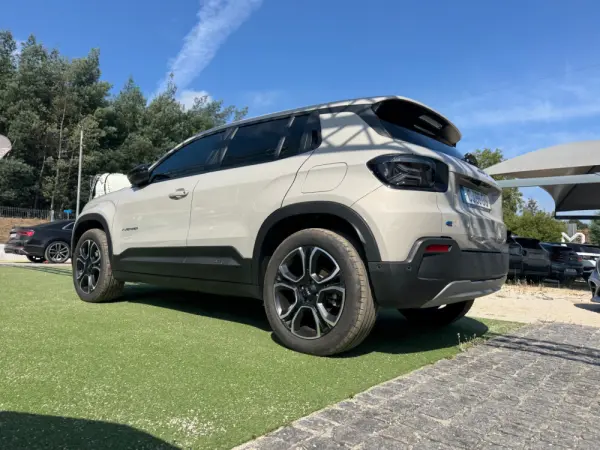Jeep Avenger 54 kWh Summit 3