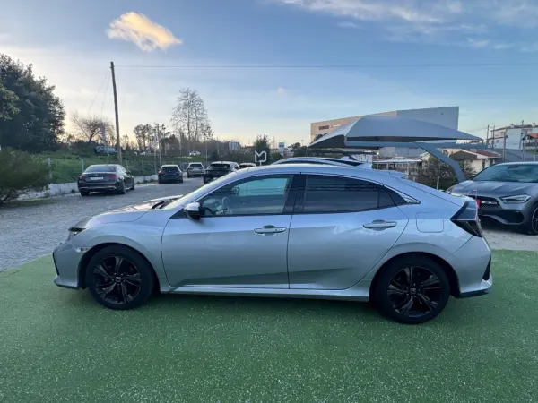 Honda Civic 1.0 i-VTEC Executive Premium 2