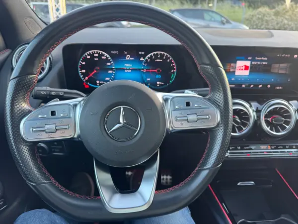 Mercedes-Benz GLA 250 e AMG Line 29