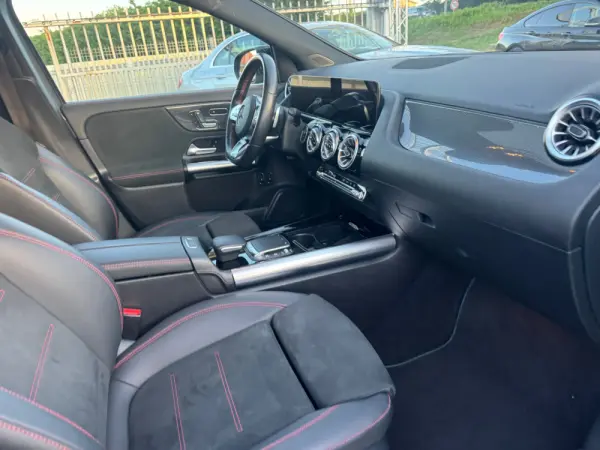Mercedes-Benz GLA 250 e AMG Line 18